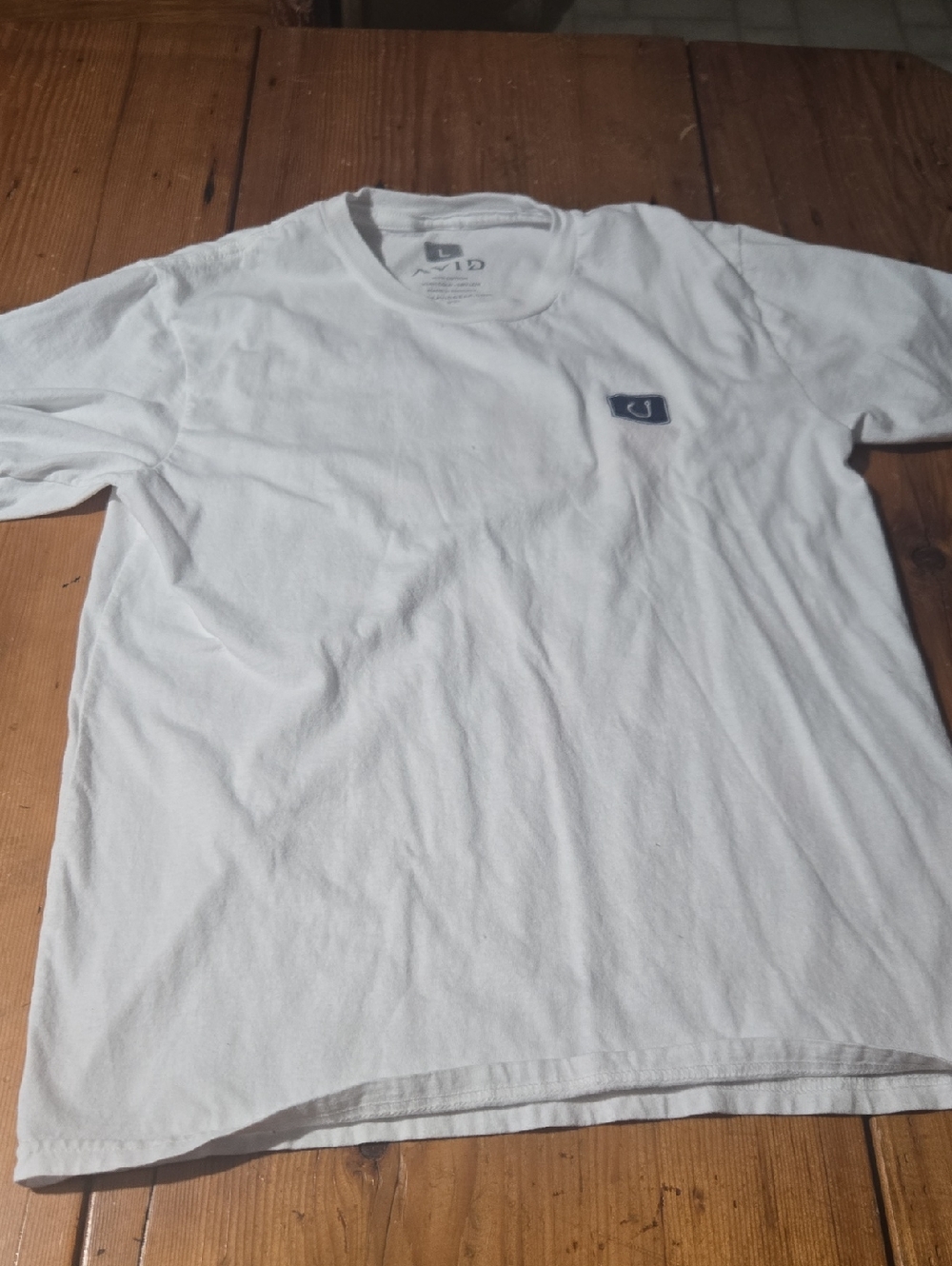Avid Sz L White Crew Neck T-Shirt Fishing